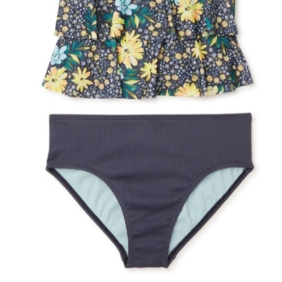 Two piece swimsuit - Picture 6 of 6